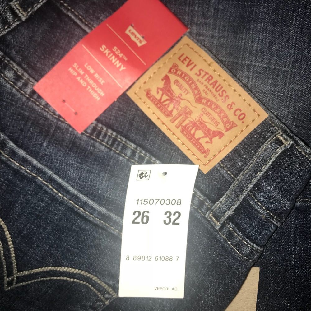 524 Levi skinny jeans